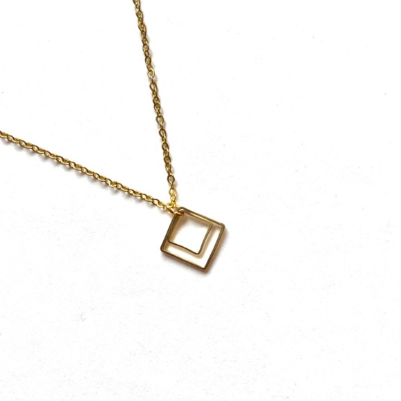 Brandy Melville Jewelry - Brandy Melville | Nested Square Charm Necklace